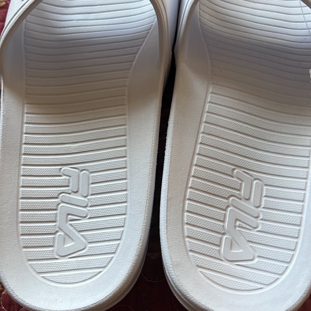 Fila slides NWT size m/8, w/9 - Picture 8 of 10